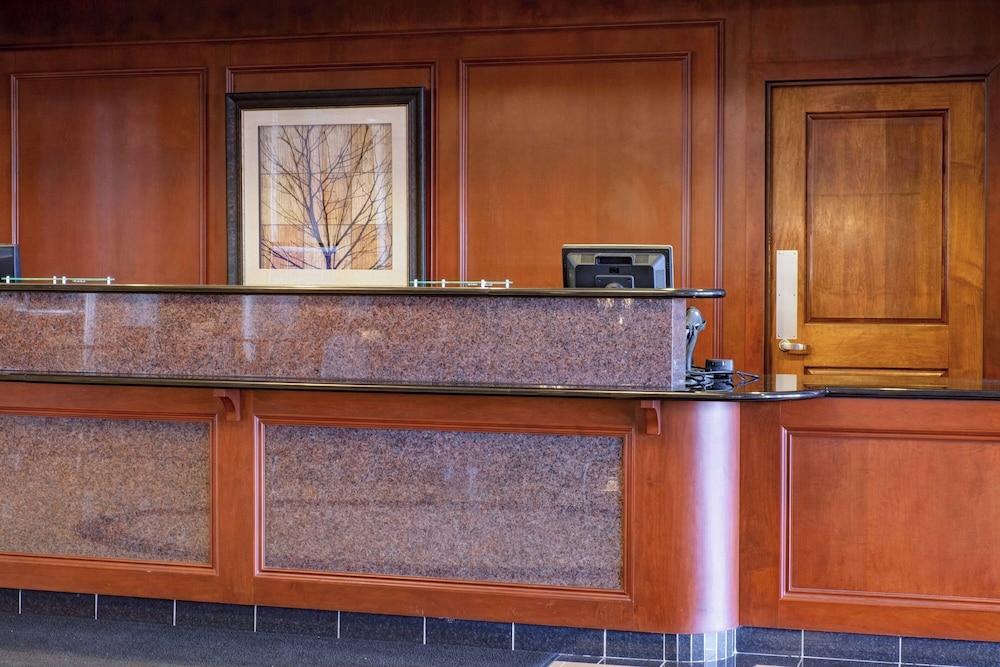 Courtyard by Marriott Hadley Amherst photo 2