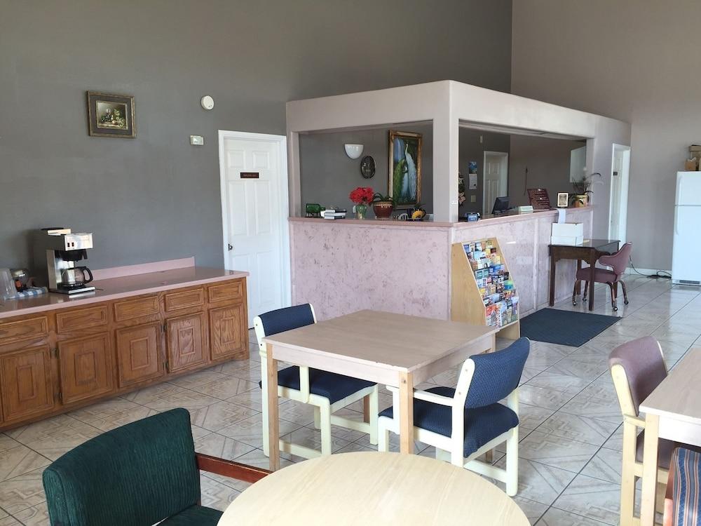 Aloha Inn photo 3
