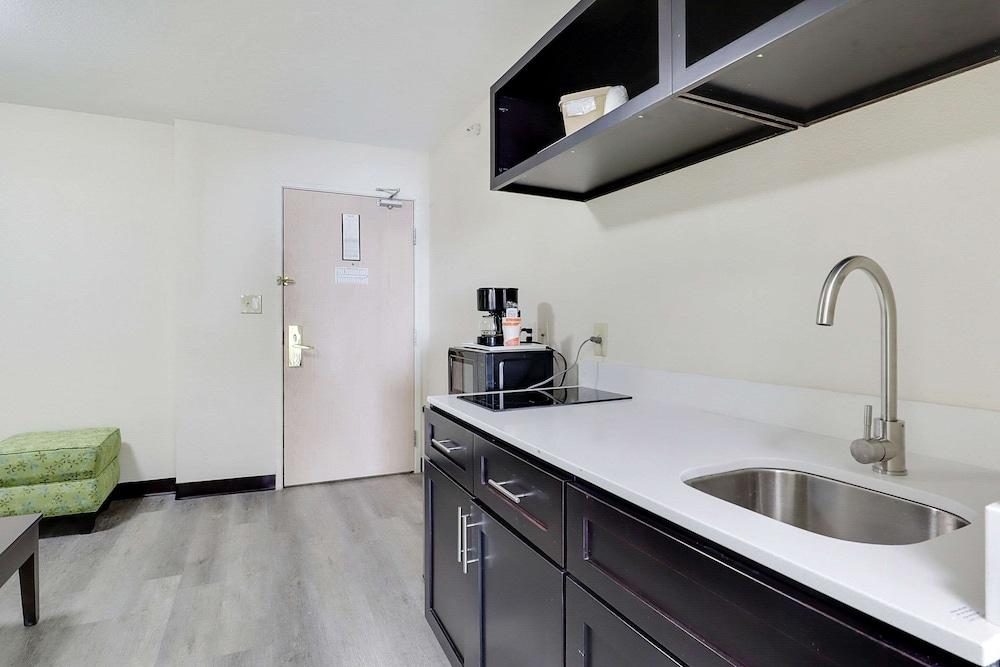 Quality Suites Albuquerque Airport photo 18