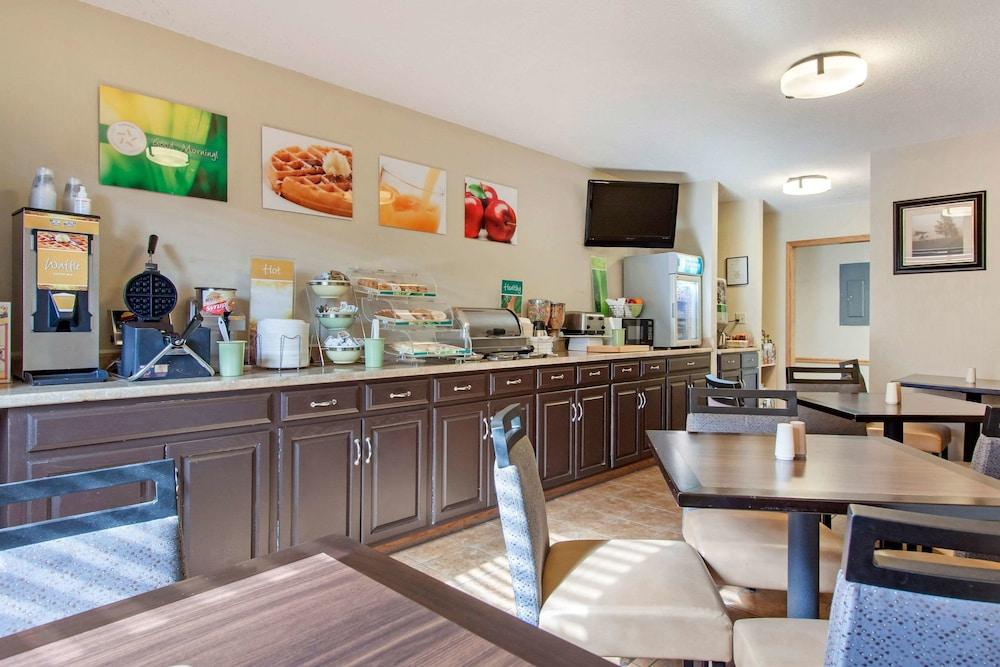 Quality Inn Hays I-70 photo 28