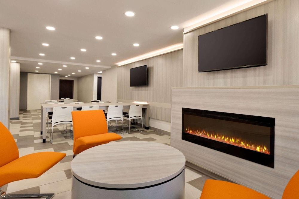 Microtel Inn & Suites by Wyndham Raleigh photo 8