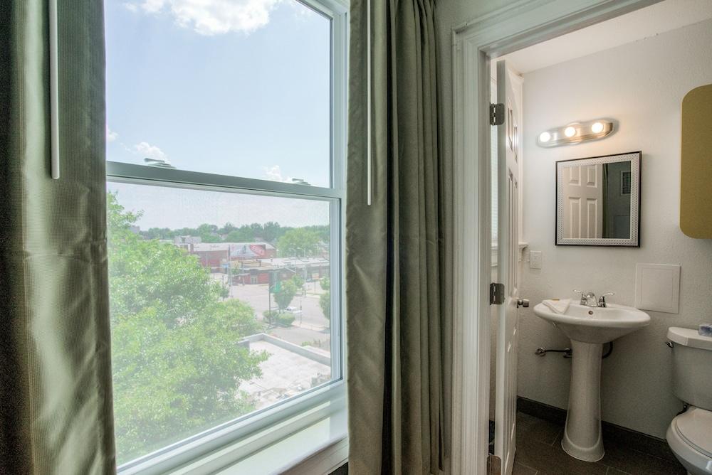 Quality Inn & Suites Kansas City Downtown photo 25