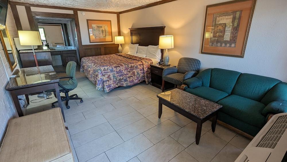 Edelweiss Inn And Suites photo 11