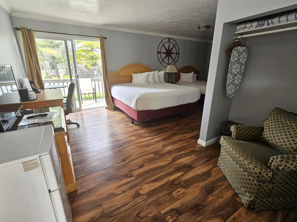 Capt.'s Inn & Suites photo 21