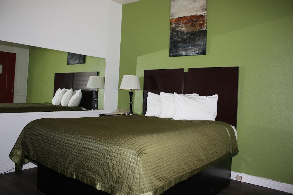 Express Inn photo 8