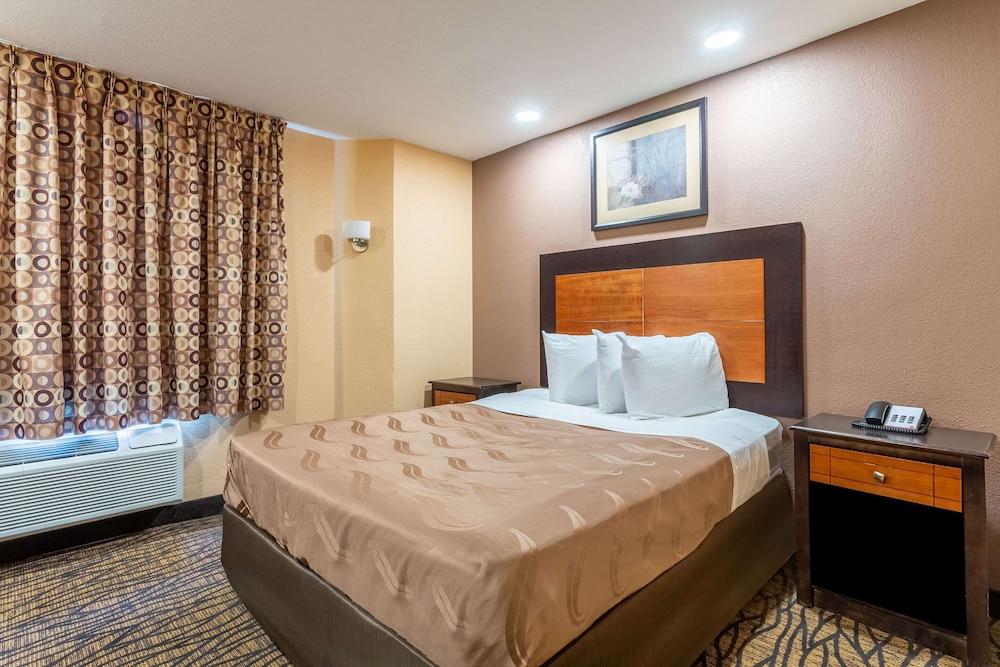 Quality Inn Lees Summit - Kansas City photo 15