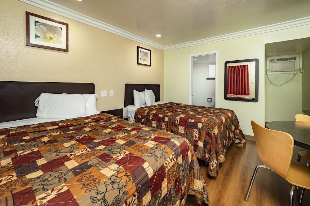 Travelodge by Wyndham Sacramento Convention Center photo 11