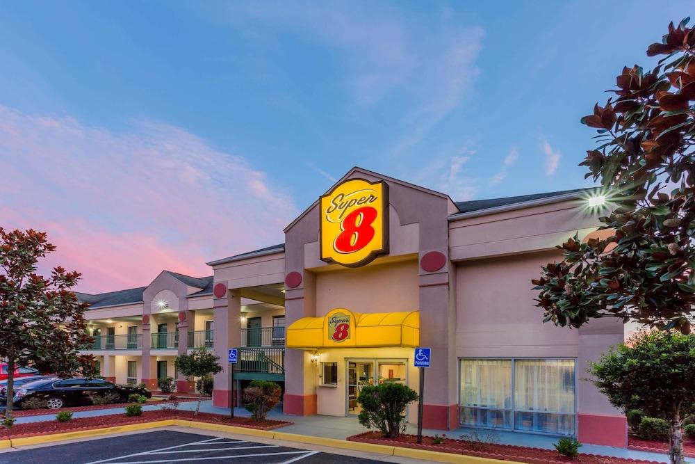 Super 8 by Wyndham Stafford photo 4