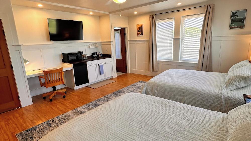 Hilo Town Inn photo 14