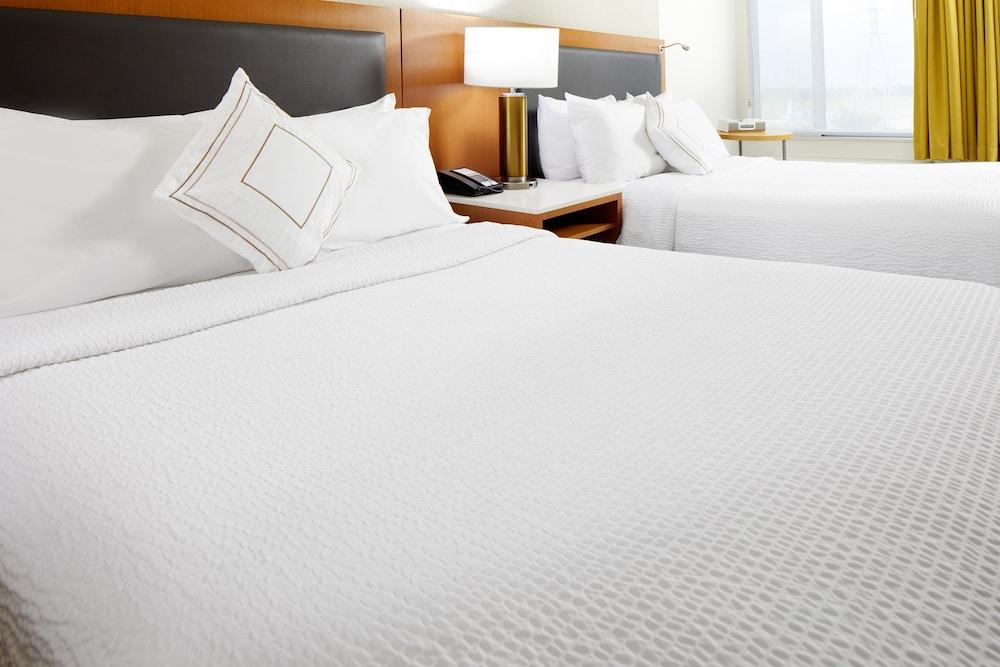 SpringHill Suites by Marriott Houston NASA/Webster photo 4