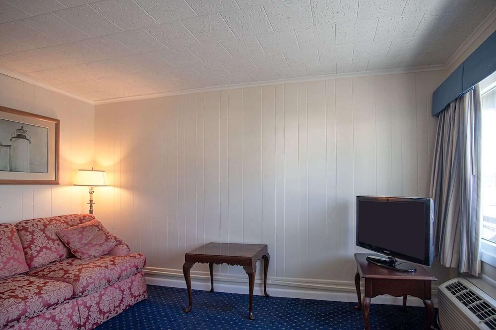 Fishermans Wharf Inn photo 77