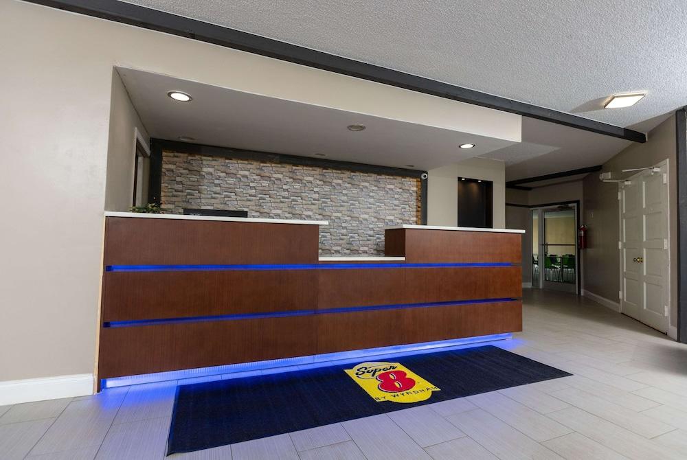 Super 8 by Wyndham Goldsboro photo 3