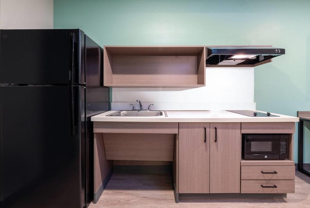Echo Suites Extended Stay By Wyndham Naples photo 12