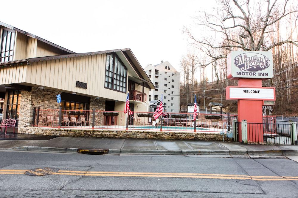 Mountain House Inn photo 42