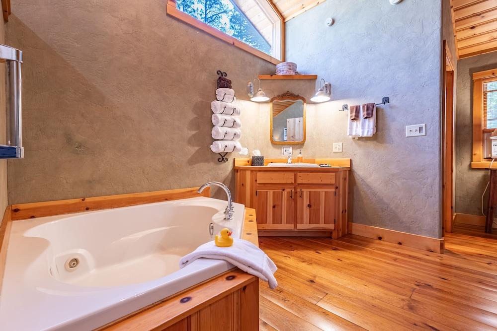 Ruidoso Lodge Cabins photo 89