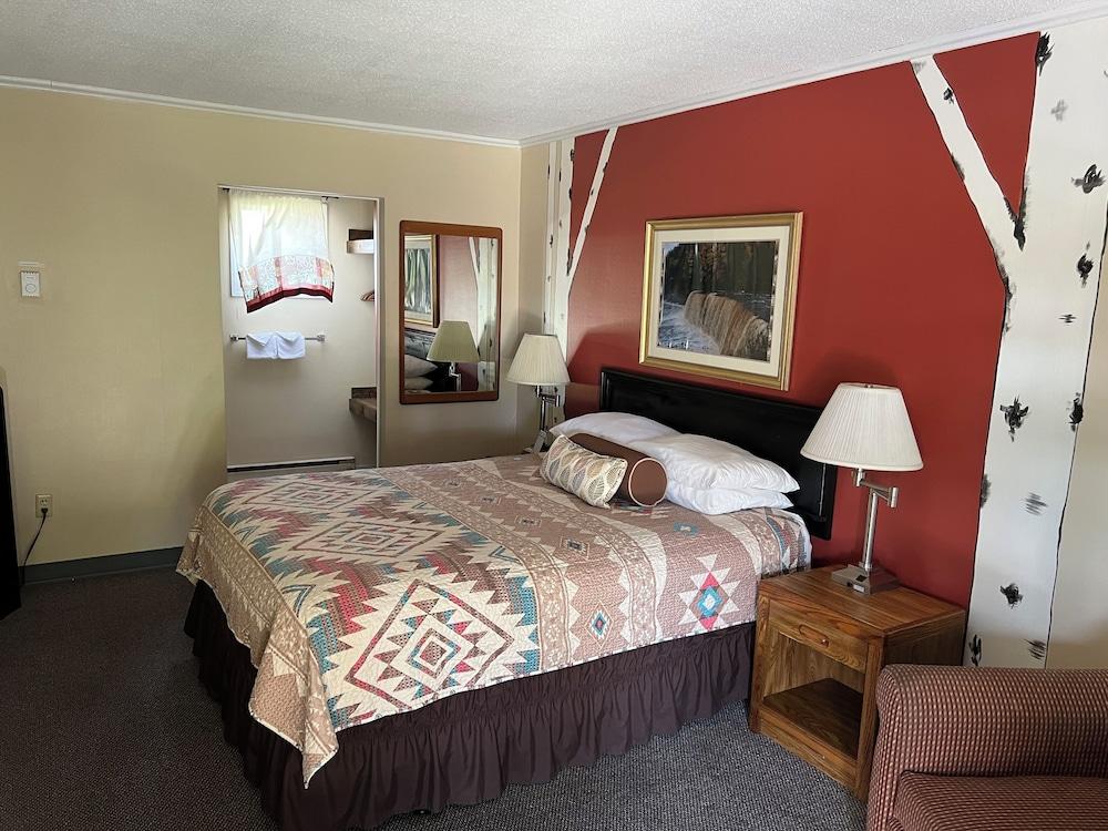 Cedar Hill Lodge photo 57