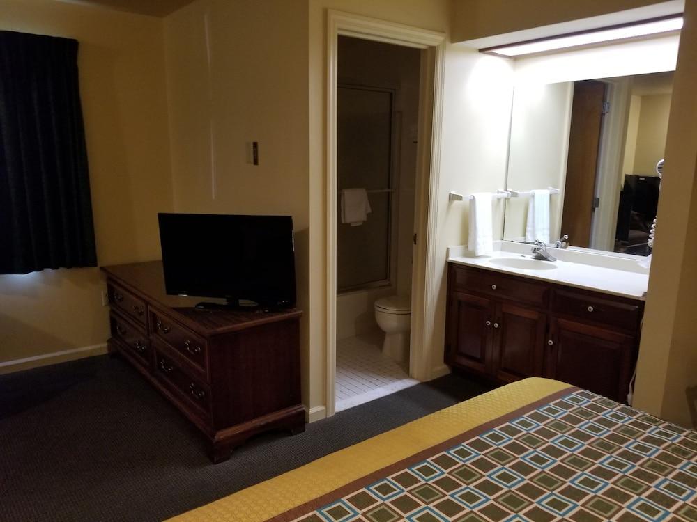 Classic Inn photo 2