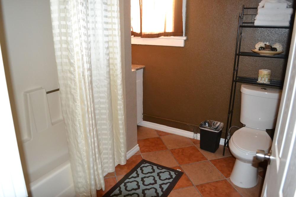 Monterey Inn Hotel photo 25