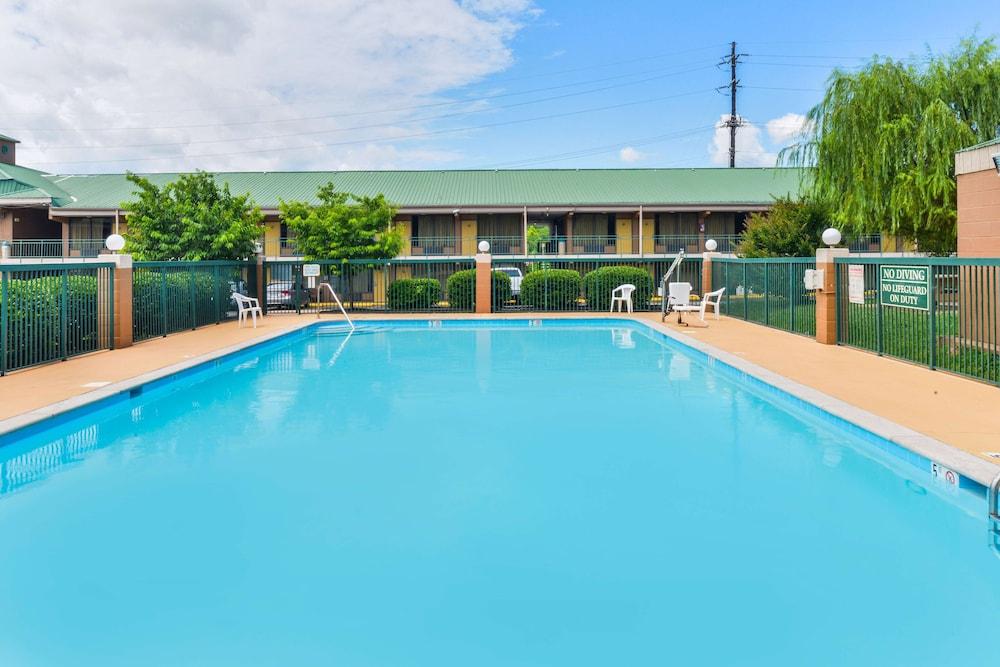 Americas Best Value Inn Goodlettsville Nashville N photo 22