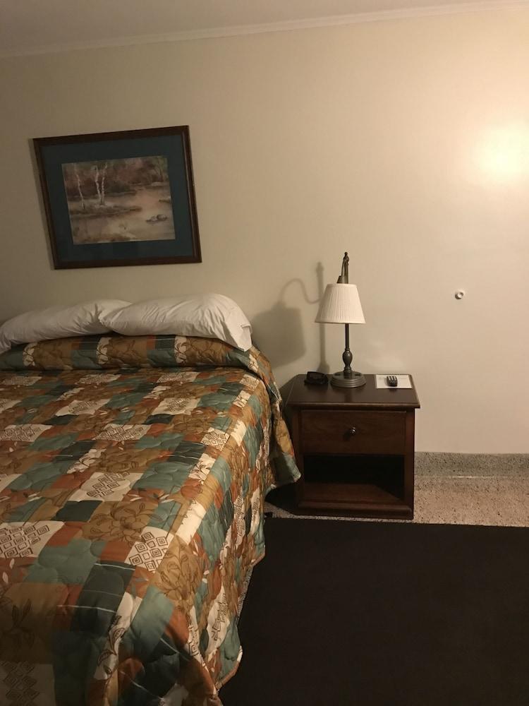The Evergreen Motel photo 24