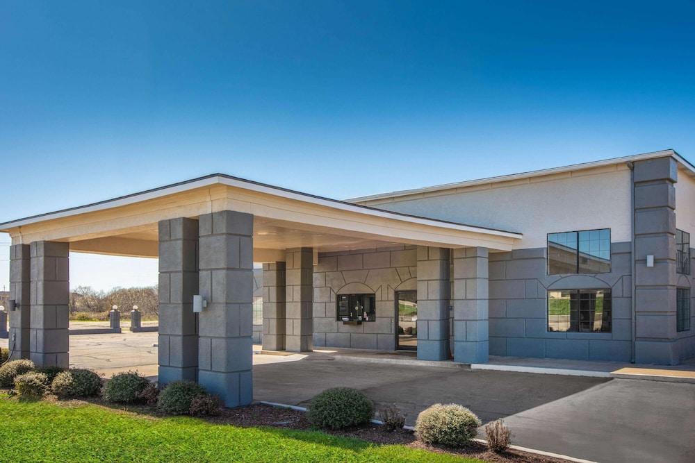 Days Inn by Wyndham Waco Near Downtown/University photo 6