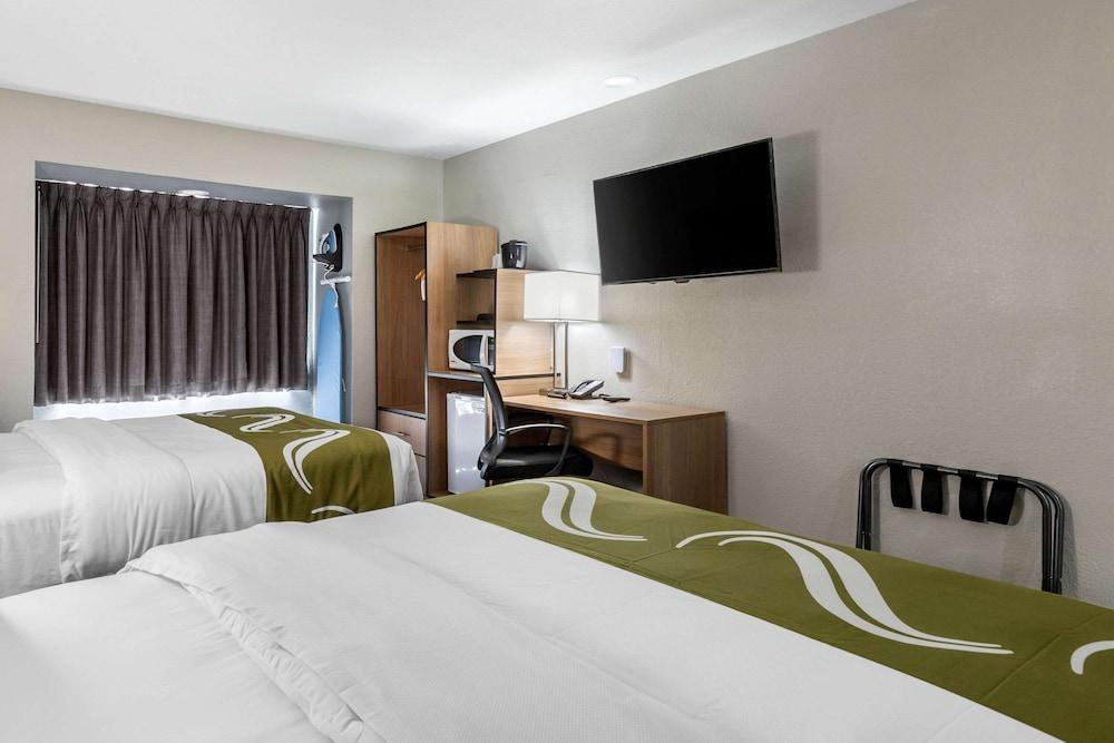 Days Inn by Wyndham San Antonio Downtown photo 5