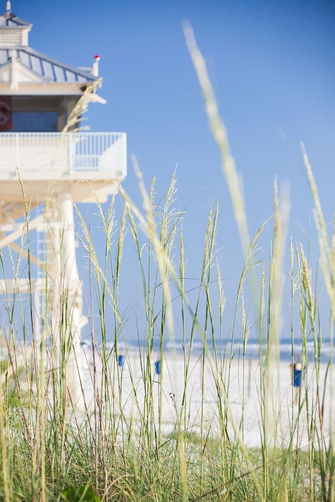 The Salty Mermaid Oceanfront Hotel photo 19