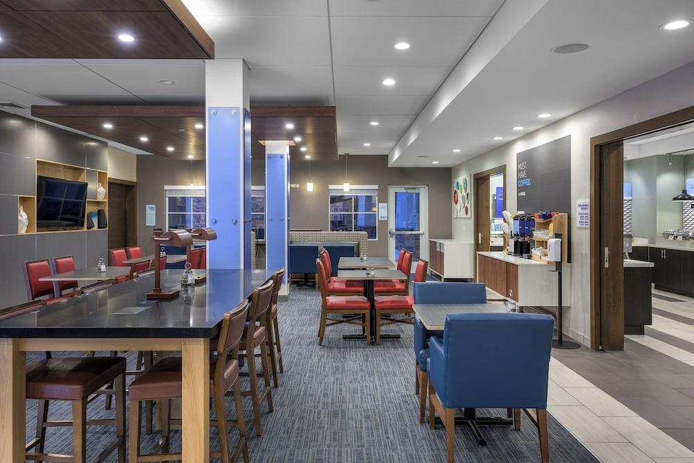 Holiday Inn Express & Suites Phoenix East - Gilbert by IHG photo 34
