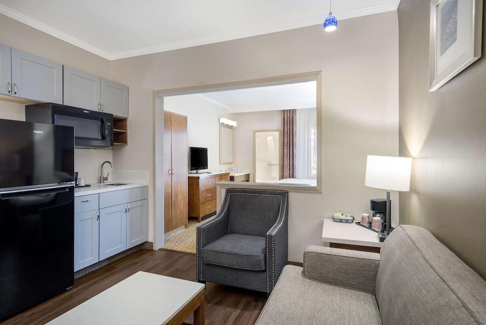 MainStay Suites John Wayne Airport by Choice Hotels photo 65