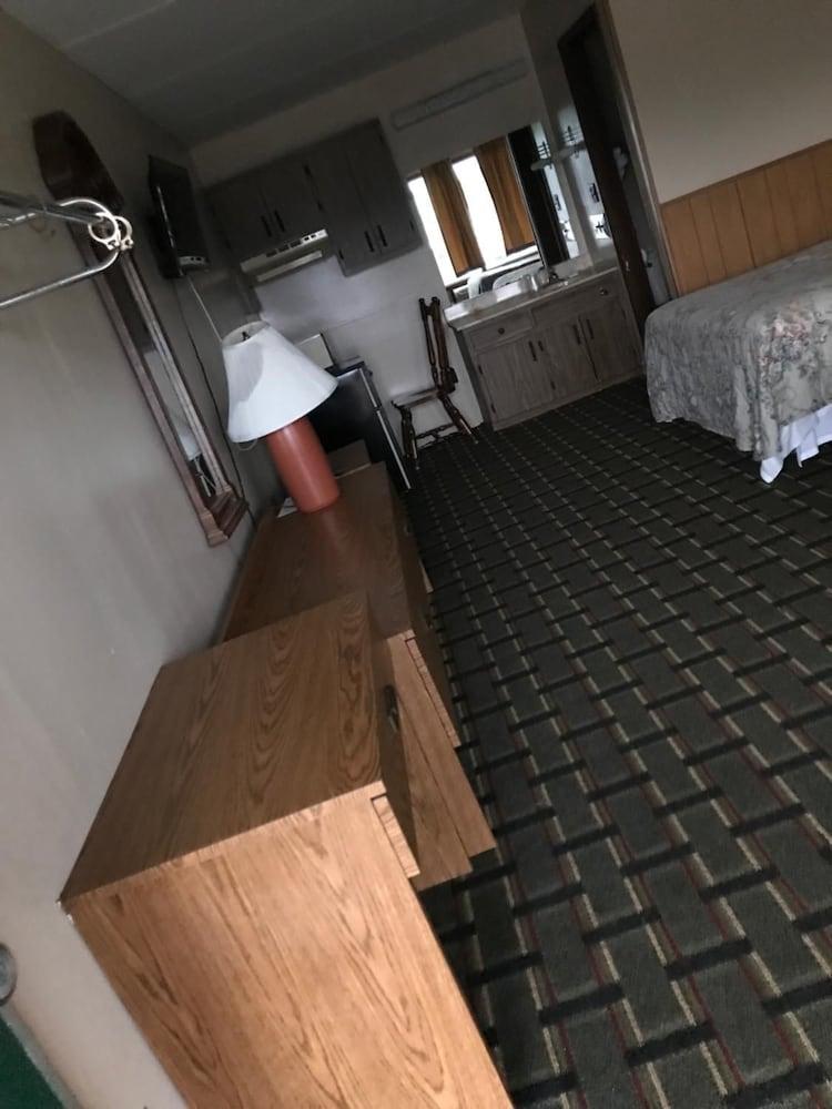 Park n Stay Inn photo 6
