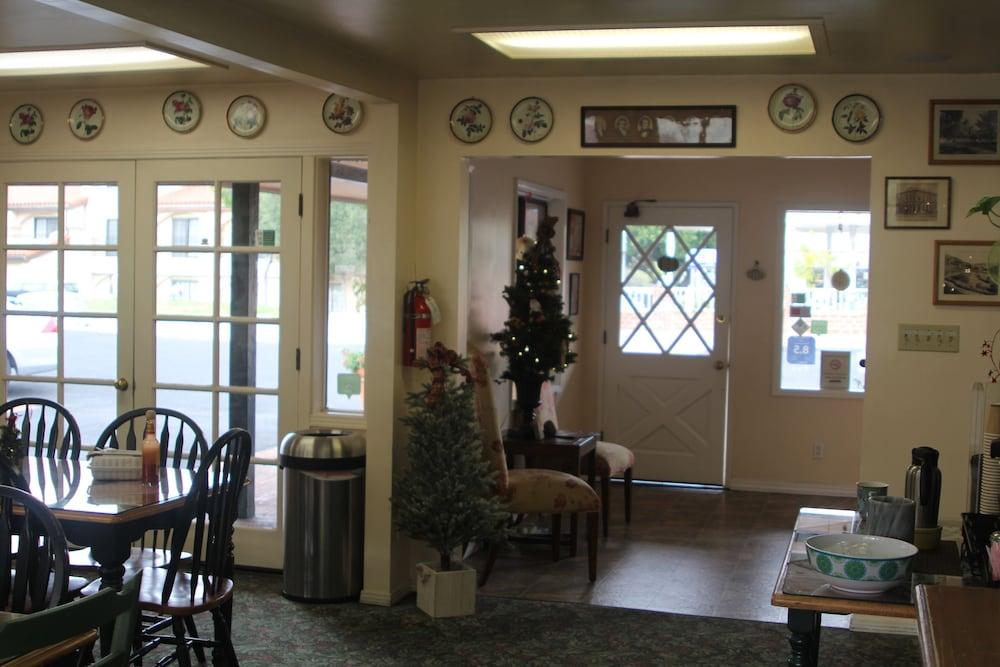 Peach Tree Inn photo 26