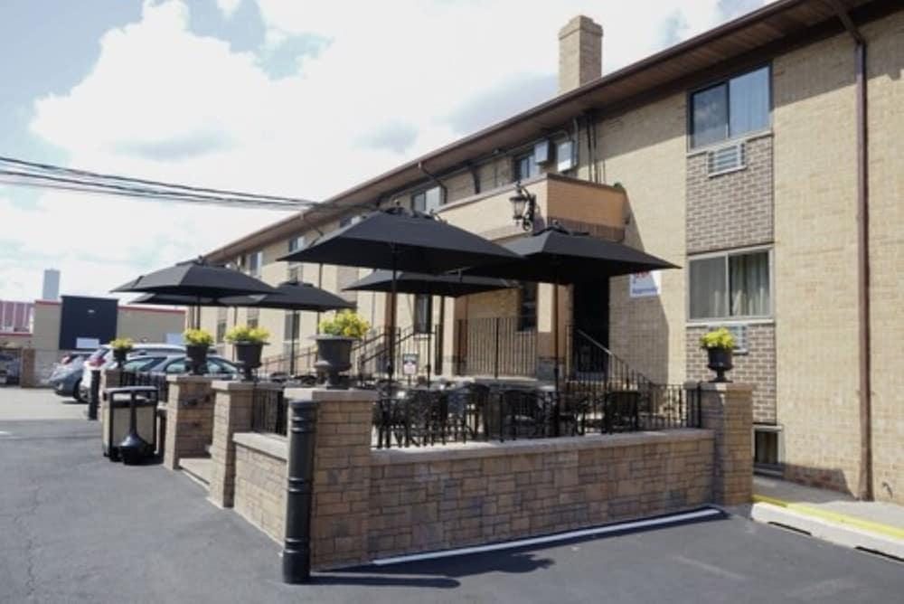 Holland Hotel Free Parking Jersey City photo 20