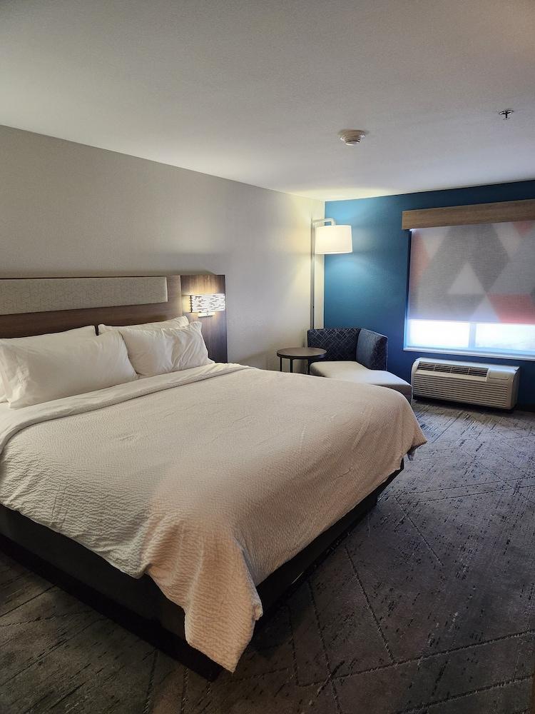 Holiday Inn Express & Suites Perry by IHG photo 55