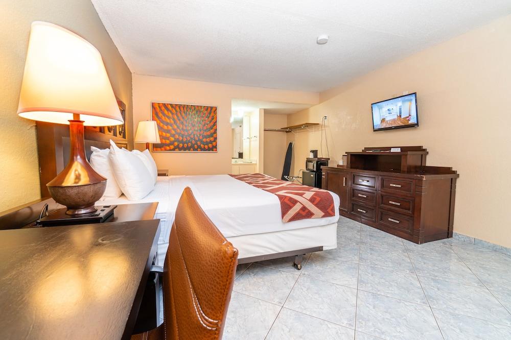 Sevilla Inn - Near Medieval Times photo 7