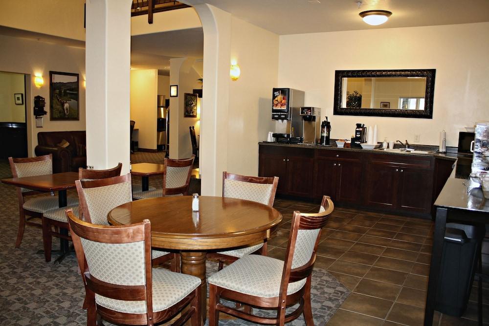 Blue Spruce Inn photo 23