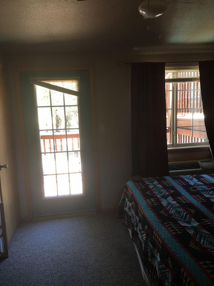 The Lodge at Lazy Bear Retreat photo 14