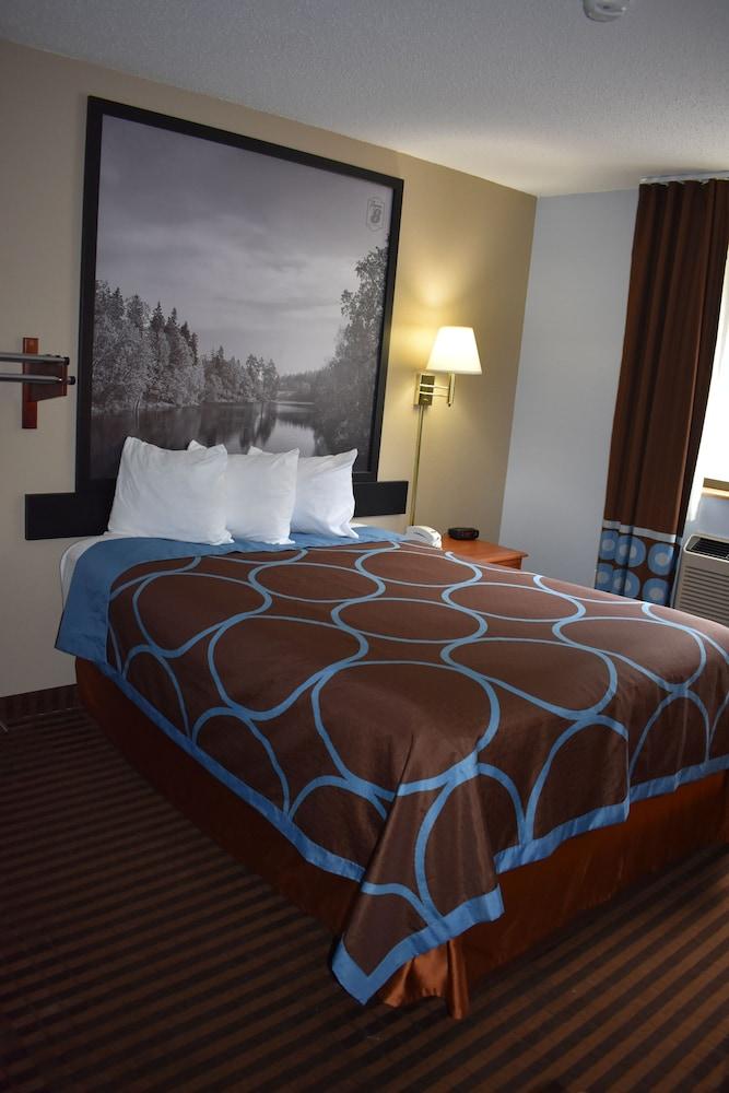 Super 8 by Wyndham La Vale/Cumberland Area photo 12