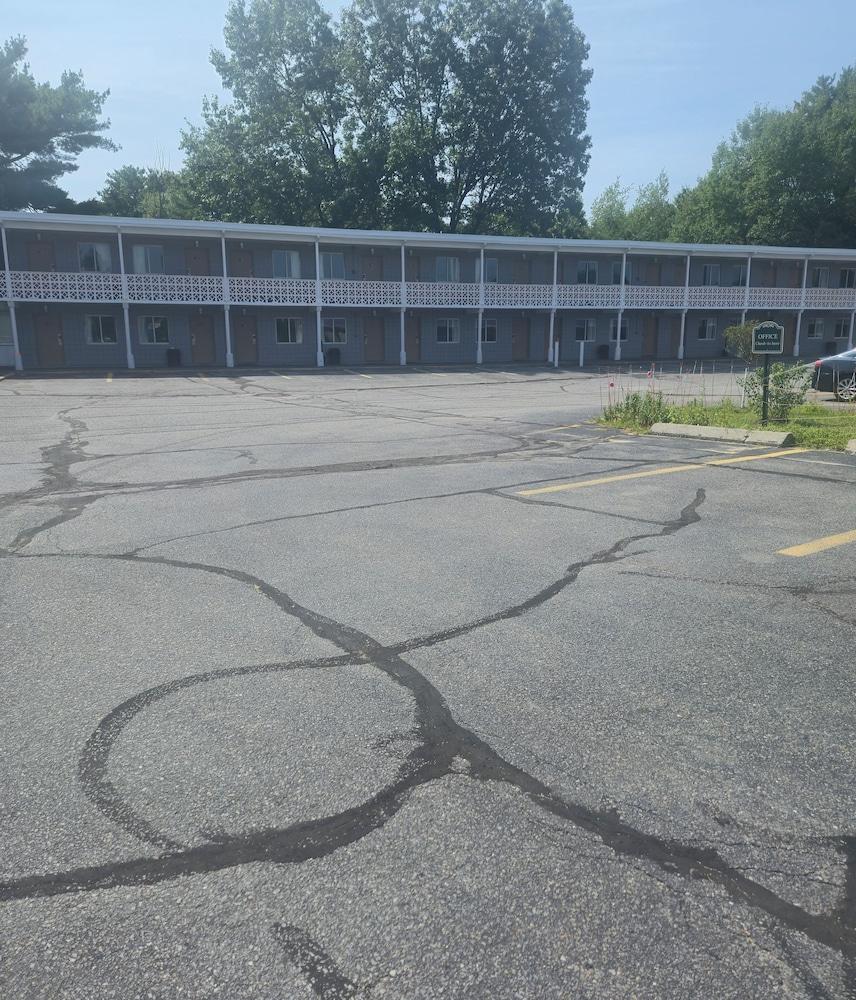 Nashoba Valley Inn & Suites photo 42