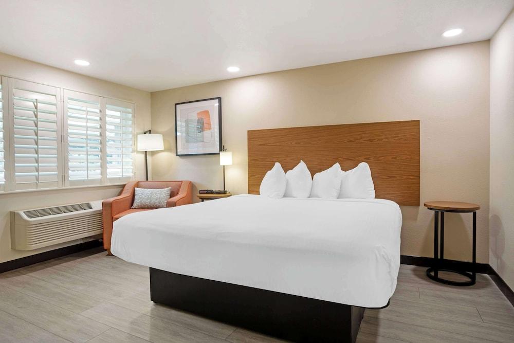 Best Western Shadow Inn photo 4