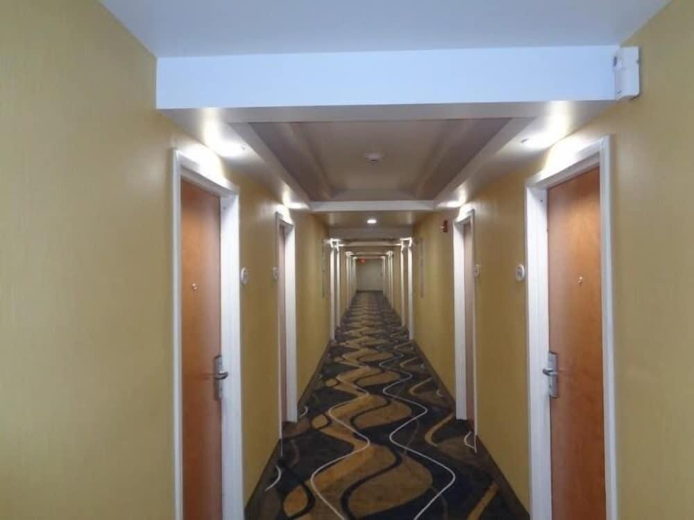 Plymouth Bay Inn and Suites photo 18