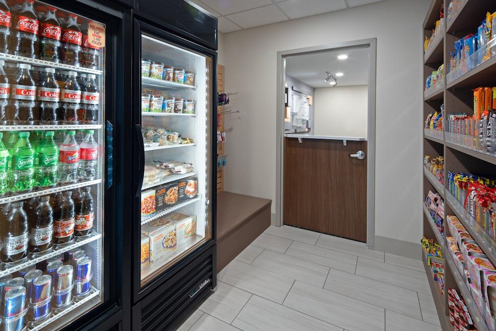 Holiday Inn Express Hotel & Suites SeaTac by IHG photo 17