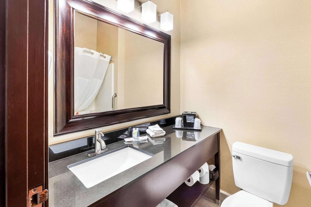 Comfort Inn Marion photo 11