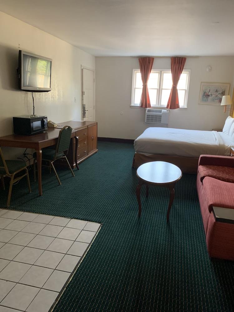 Americas Best Value Inn Roxboro photo 10