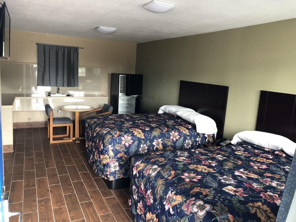 Economy inn photo 5