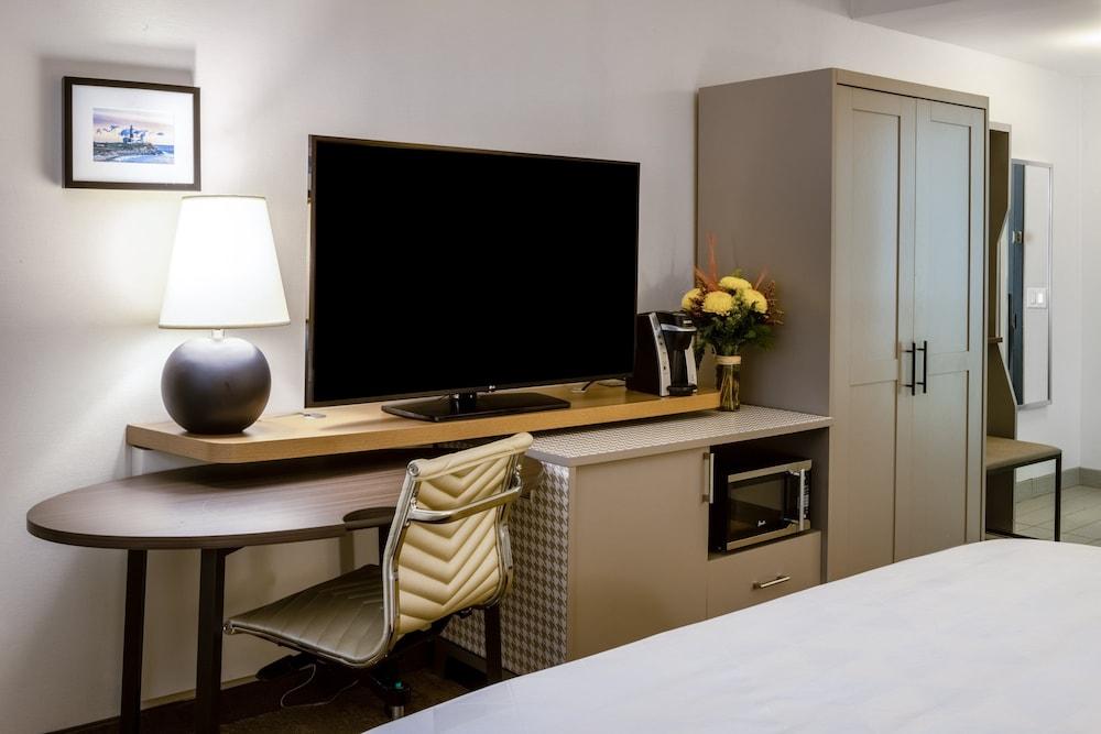 Holiday Inn Long Island-Islip Arpt East by IHG photo 8