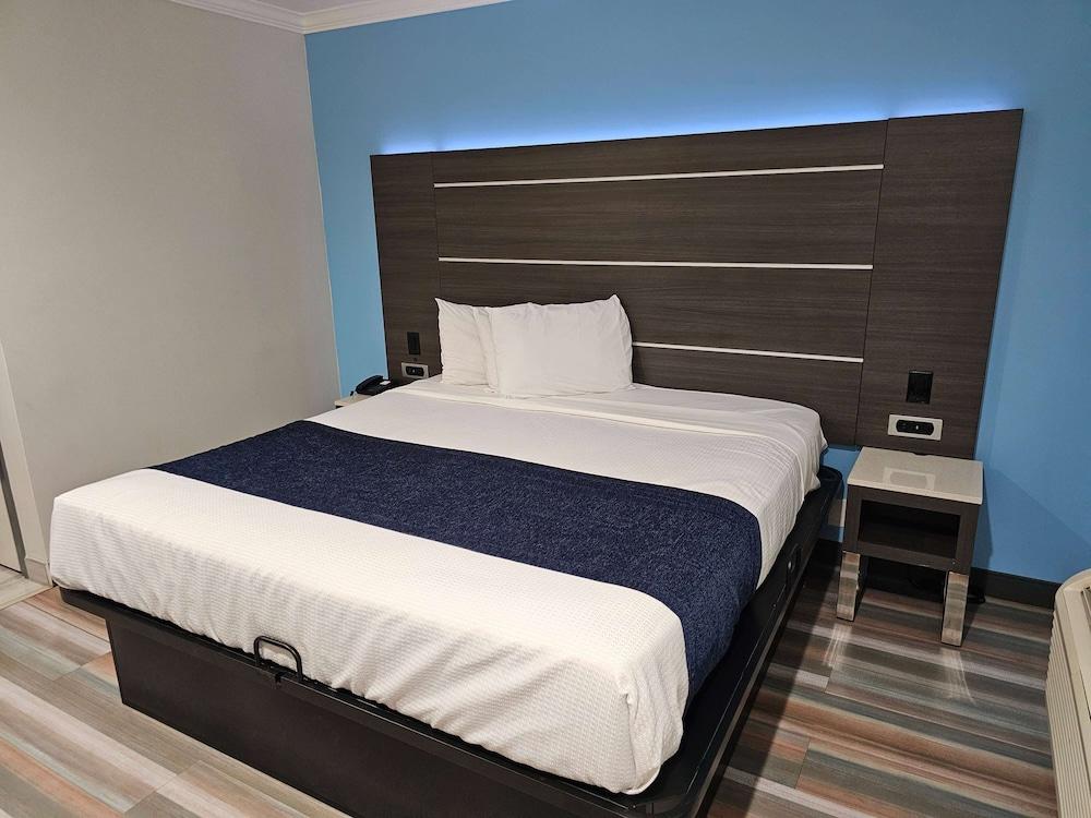 Travelodge by Wyndham Fullerton Near Anaheim photo 20