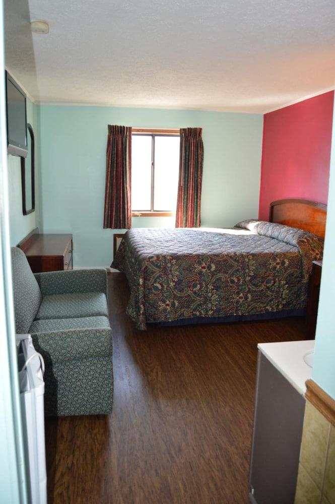 Budget Inn of Claypool Hill photo 15