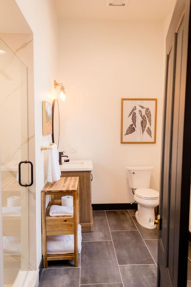 Speakeasy Suites photo 28