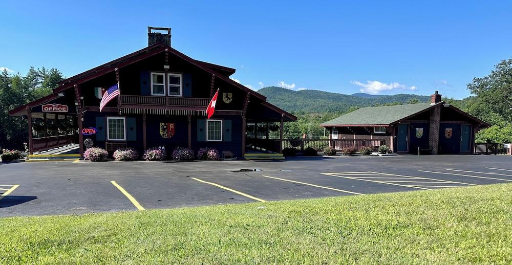 Swiss Chalets Village Inn photo 44