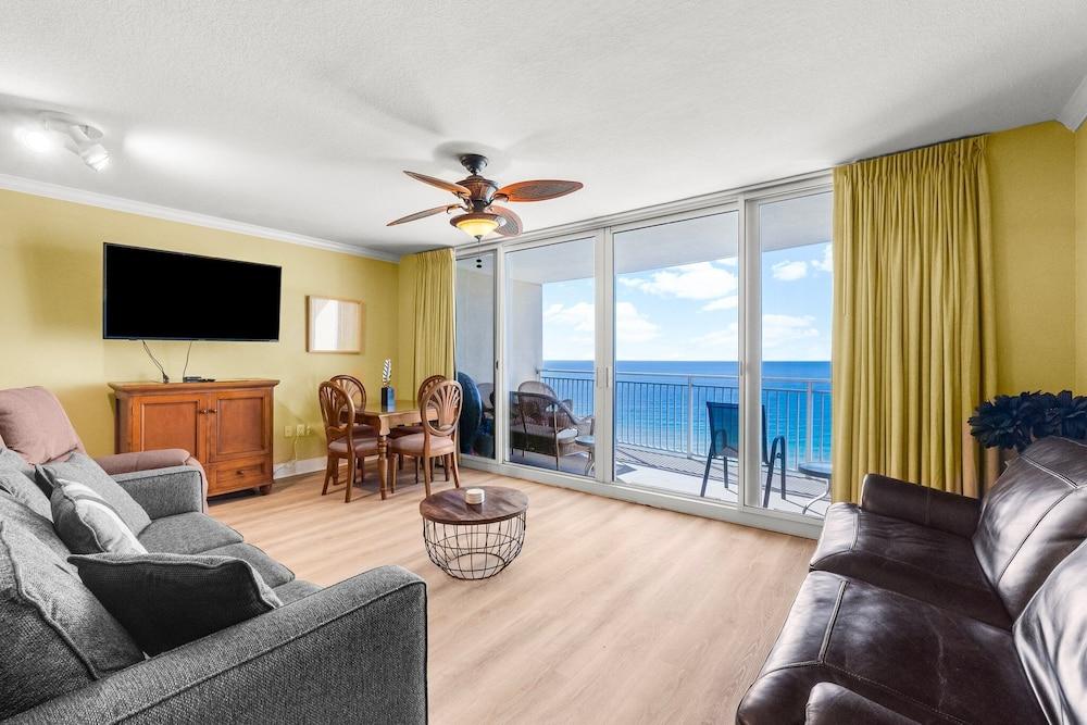 Emerald Beach Resort photo 1